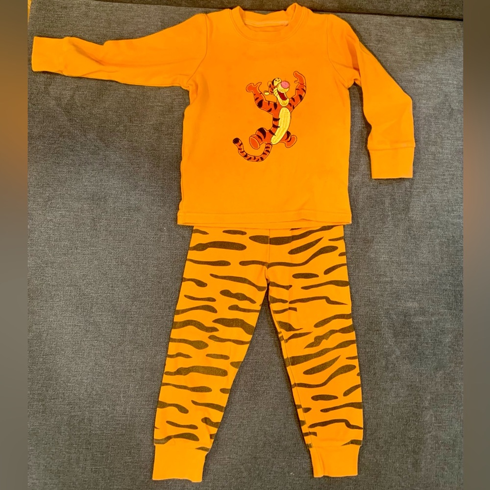 5T Embroidered Tigger PJs Disney